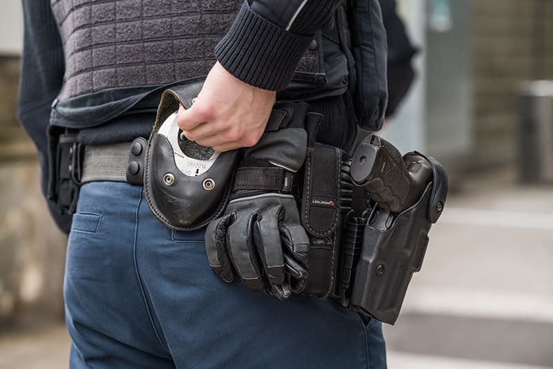 ndespolizeidirektion München: Schneller festgenommen als die Reise nach Ungarn beendet / Bundespolizei nimmt einen gesuchten Ungarn mit Auslieferungshaftbefehl fest
